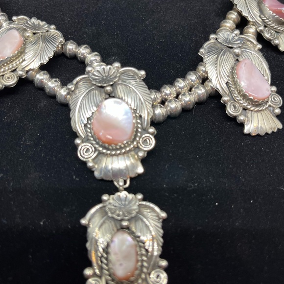 Hand made Native American necklace with pink mother of pearl - Picture 2 of 8